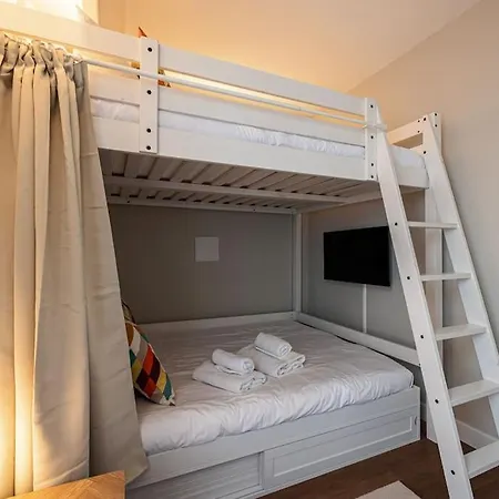 Elegant And Chic 2 Bedroom With Pool *