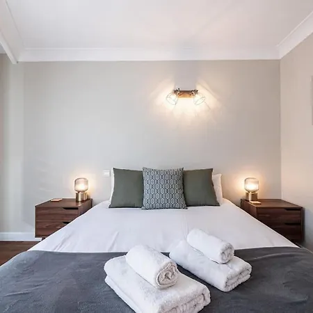 Apartment Elegant And Chic 2 Bedroom With Pool Cannes