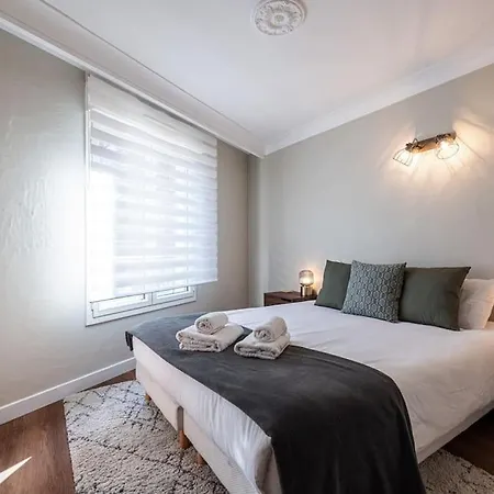Apartment Elegant And Chic 2 Bedroom With Pool Cannes