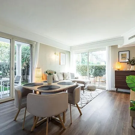 Appartement Elegant And Chic 2 Bedroom With Pool *